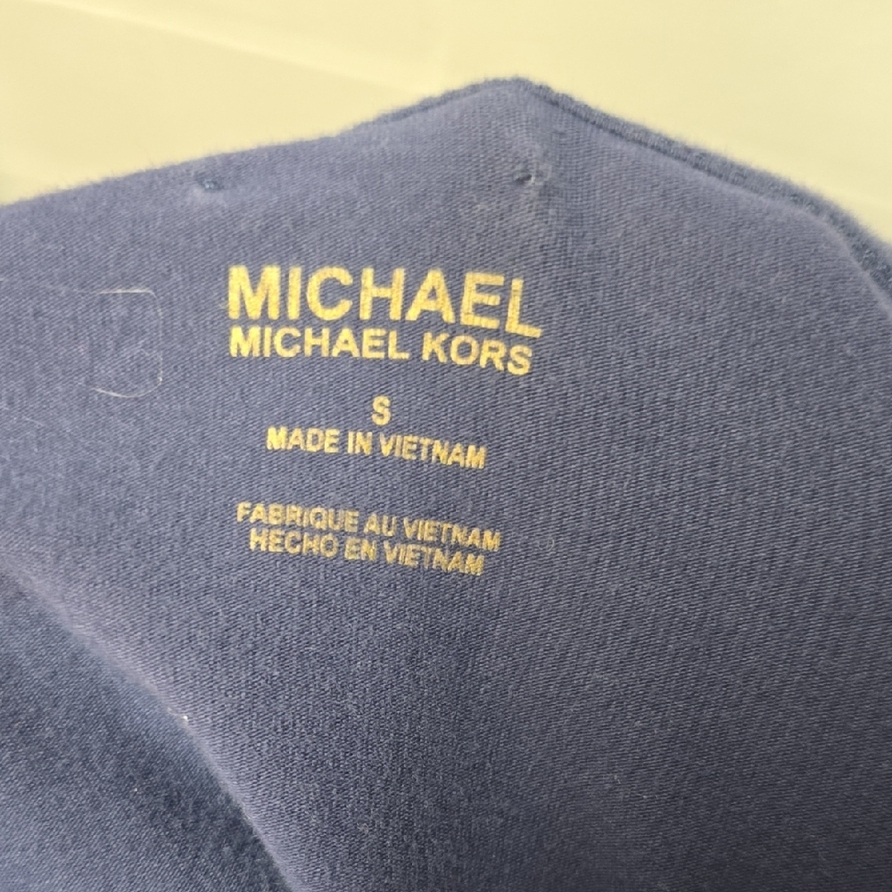 Michael Kors Lavender Top with Gold Accent - Picture 10 of 10
